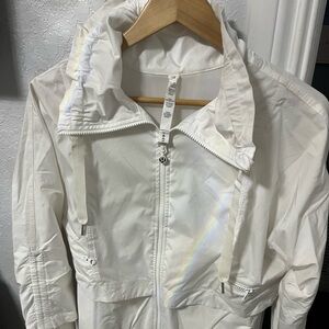 White Lululemon gotten bottom high neck windbreaker